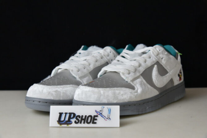 NIKE WMNS DUNK LOW 'ICE' - DO2326 001 - Image 9