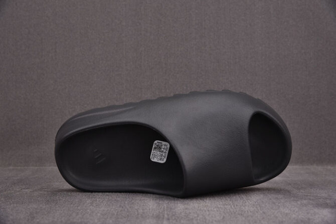 ADIDAS YEEZY SLIDE Onyx HQ6448 - Image 5