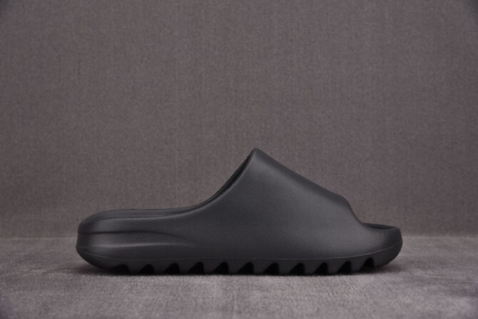 ADIDAS YEEZY SLIDE Onyx HQ6448 - Image 7