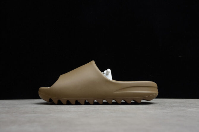 Yeezy Slide Earth Brown FV8425