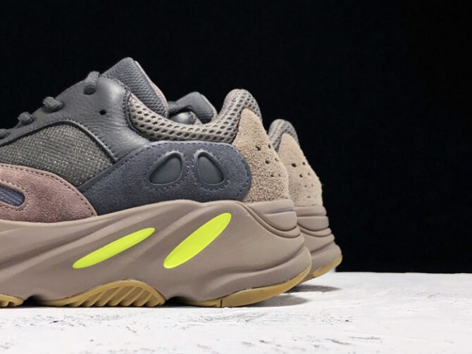 Adidas Yeezy 700 Mauve EE9614 - Image 7