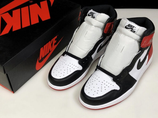 Air Jordan 1 Black Toe 555088-125 - Image 5