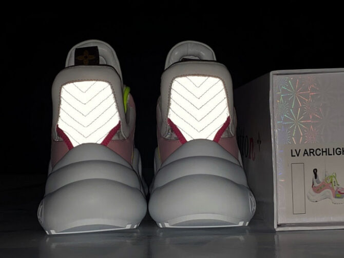 LV ARCHLIGHT SNEAKER - Image 8