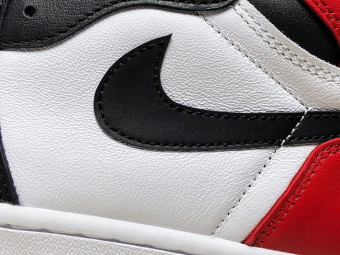 Air Jordan I 1 Retro High OG Chicago Bulls 555088-101 - Image 2