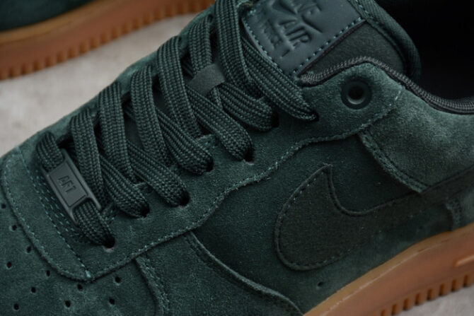 NIKE AIR FORCE 1 ´07 LV8 SUEDE OUTDOOR GREEN BRAND AA1117-300 - Image 5