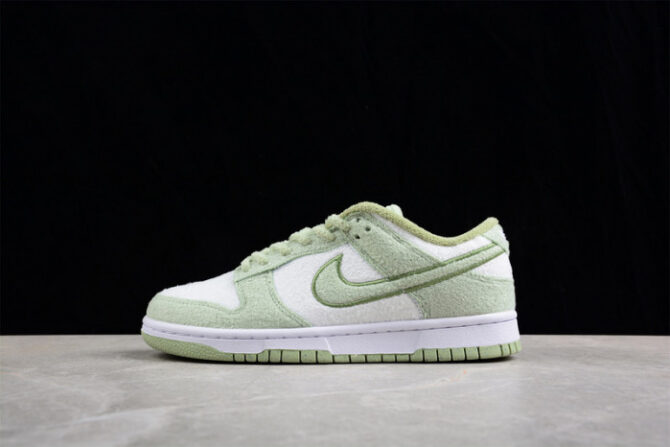 Nike Dunk Low SE Fleece Pack Honeydew DQ7579-300