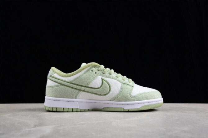 Nike Dunk Low SE Fleece Pack Honeydew DQ7579-300 - Image 3