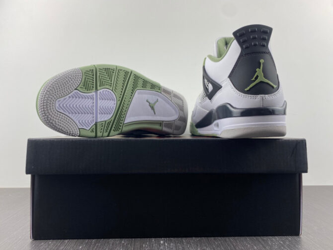 Jordan 4 Retro Seafoam AQ9129-103 - Image 2