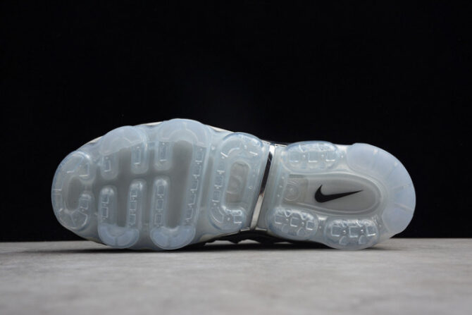 VAPORMAX PLUS WOLF GREY/DARK SILVER OG00160 - Image 6