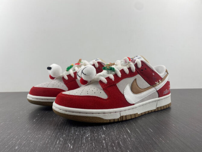 Nike SB Dunk Low 85 Christmas White Red Brown Green DO9457-112