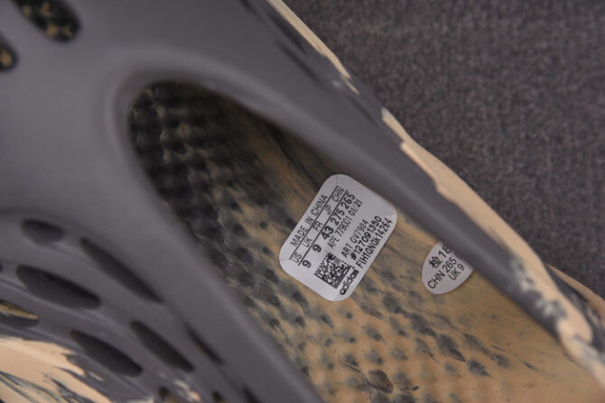 Adidas Yeezy Foam RNNR MXT Moon Gray GV7904 (One size smaller) - Image 7